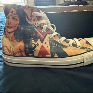 Wonder Woman Converse All-Stars Sz 7.5